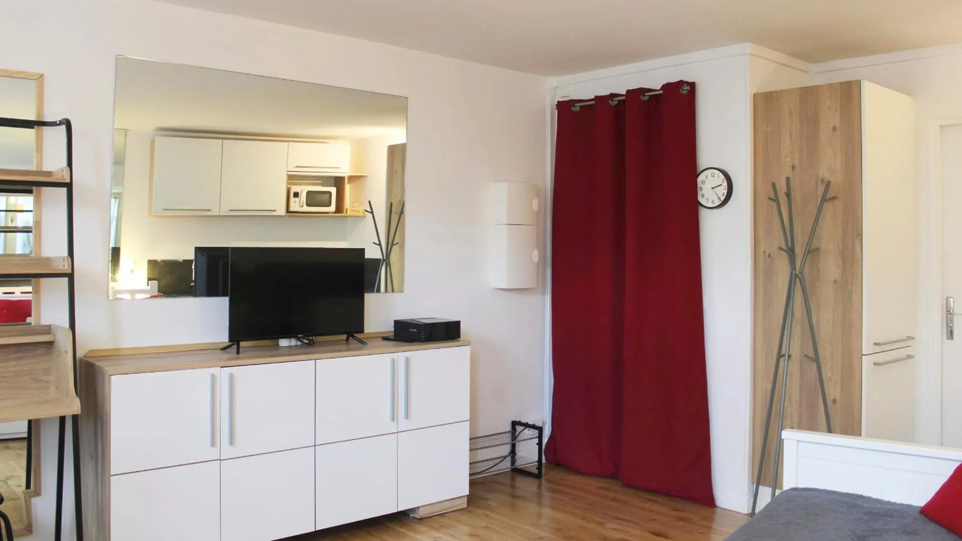Apartment Bright - Near Garden
